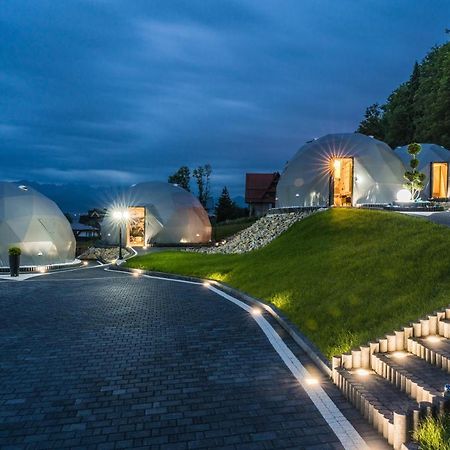ホテル Glamp Royal ビャウィ・ドゥナイェツ エクステリア 写真
