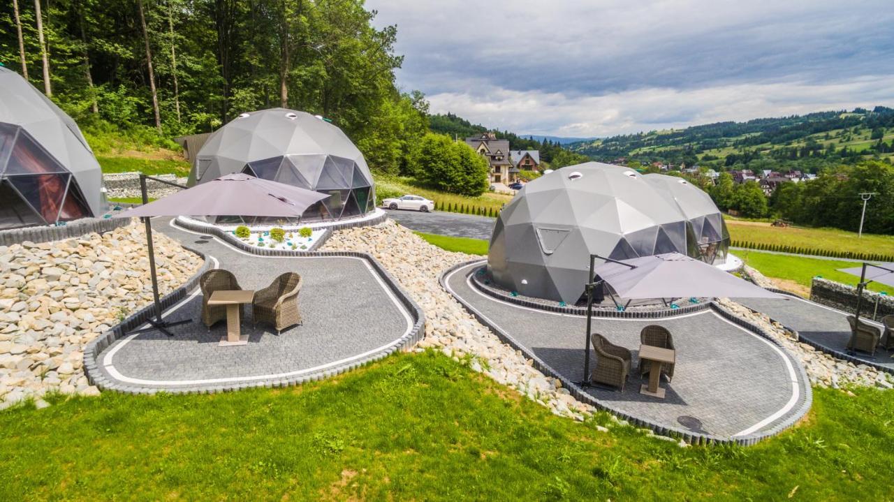 ホテル Glamp Royal ビャウィ・ドゥナイェツ エクステリア 写真