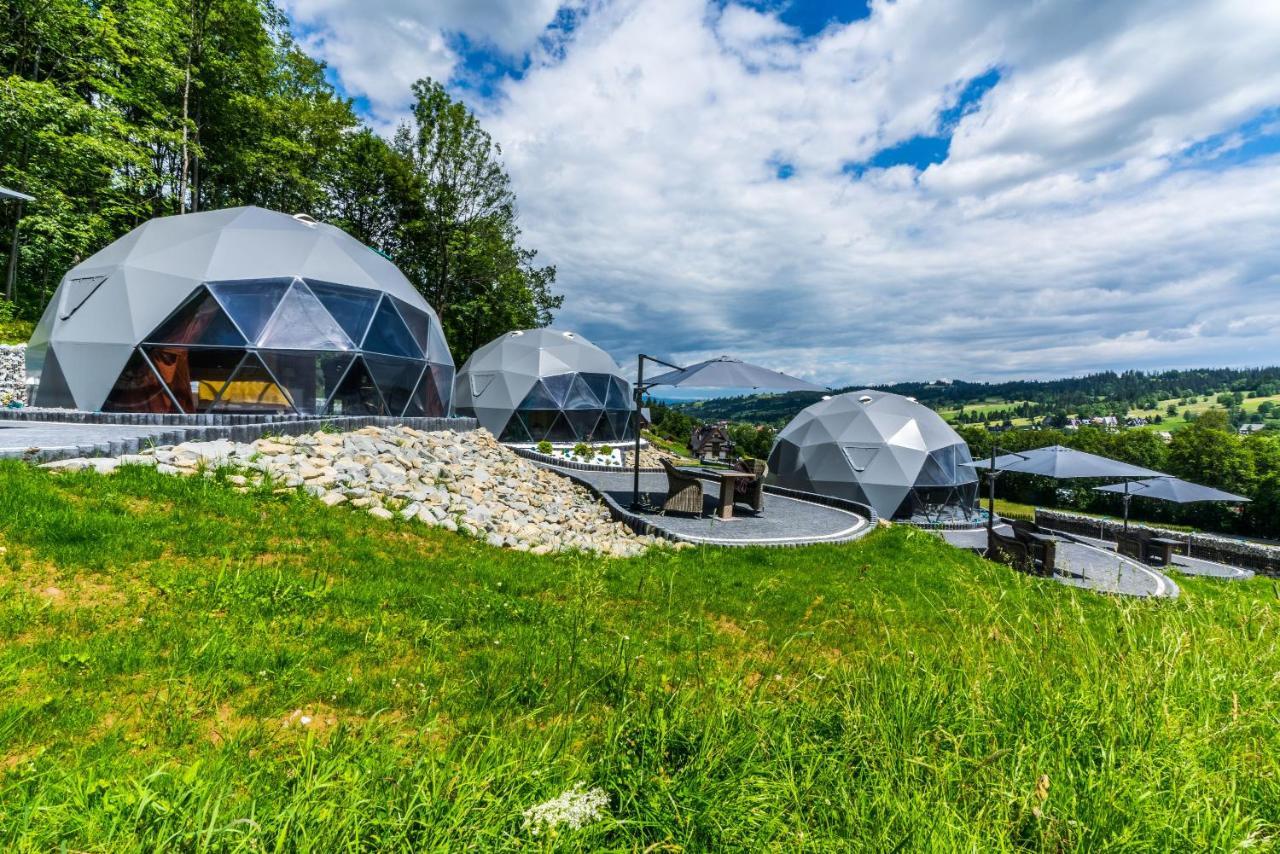ホテル Glamp Royal ビャウィ・ドゥナイェツ エクステリア 写真