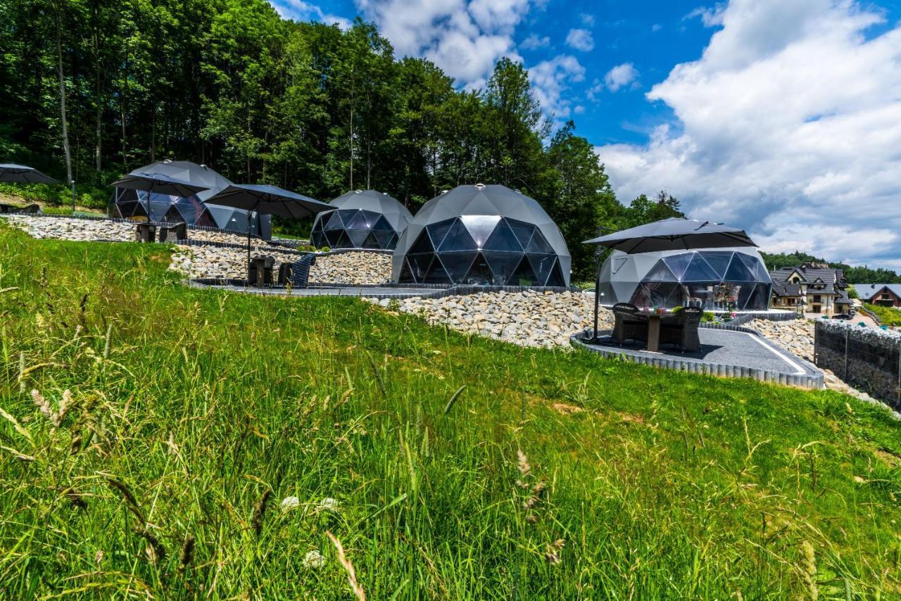 ホテル Glamp Royal ビャウィ・ドゥナイェツ エクステリア 写真