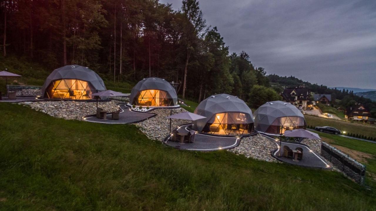 ホテル Glamp Royal ビャウィ・ドゥナイェツ エクステリア 写真
