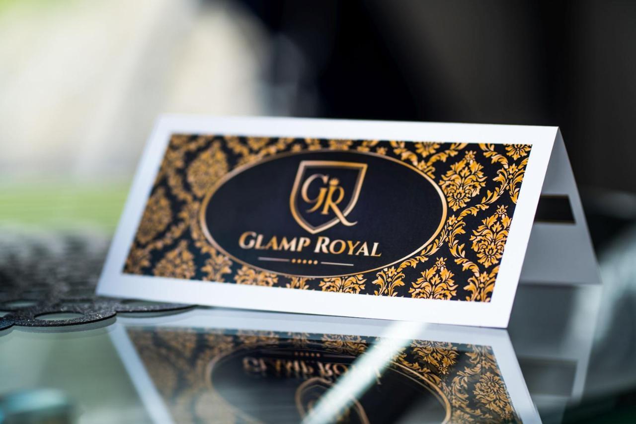 ホテル Glamp Royal ビャウィ・ドゥナイェツ エクステリア 写真